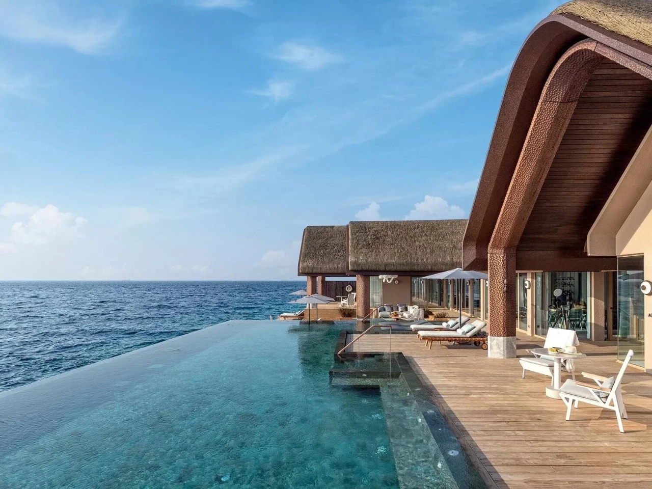 FOUR BEDROOM PRIVATE WELLBEING OCEAN POOL RESIDENCE